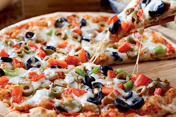Bol Malzemeli Pizza Tarifi