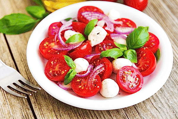 Caprese Salatası Tarifi